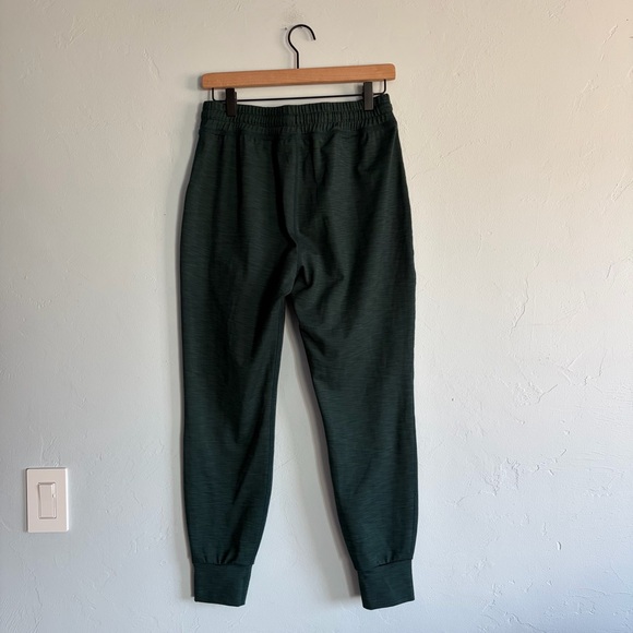 Beyond Yoga Heather Rib Street Jogger Midnight Green - Picture 6 of 8
